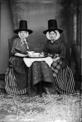 Welsh Fashions - Origins of Traditional Dress & Costumes in Wales