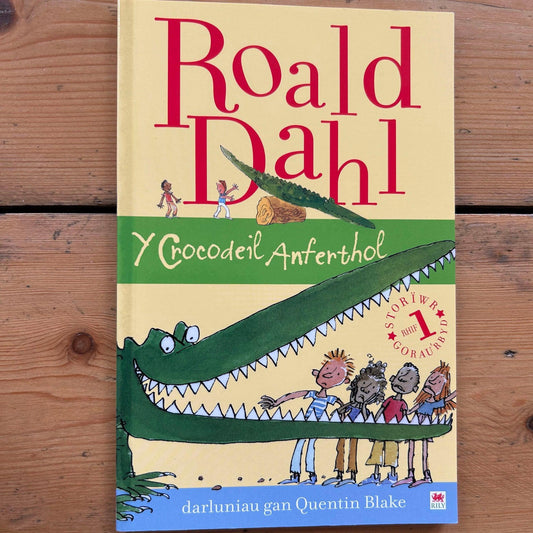 Y Crocodeil Anferthol - Welsh Language - Roald Dahl (Preloved / Like New)
