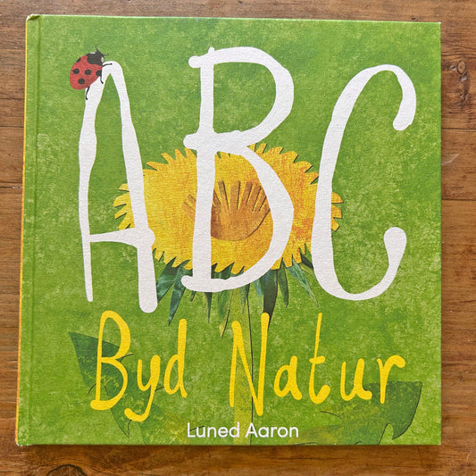 ABC Byd Natur - Welsh Alphabet - Luned Aaron (Preloved)