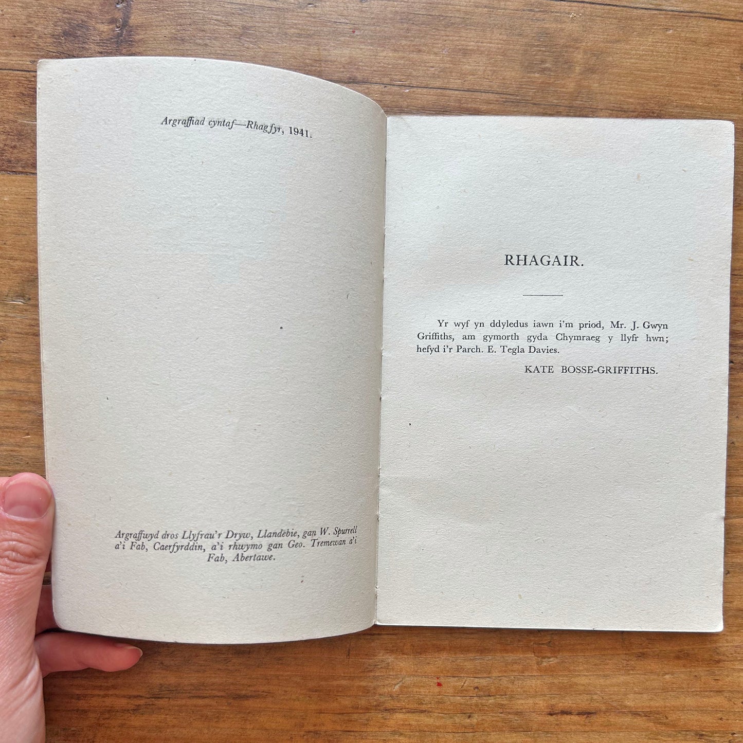 Anesmwyth Hoen: Nofel - Kate Bosse-Griffiths - 1941 (Preloved)