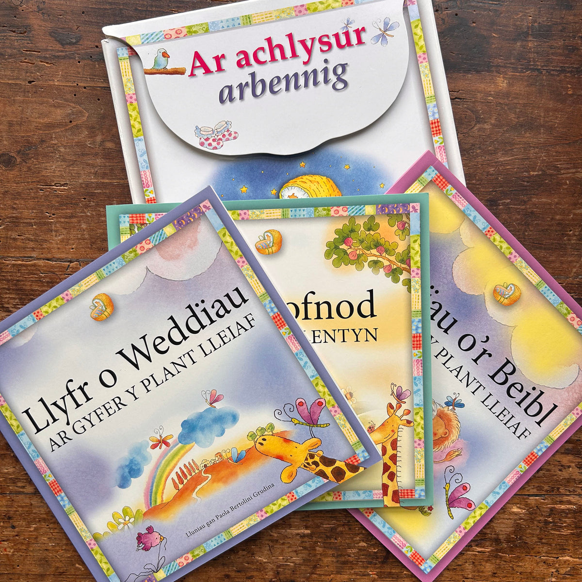 Ar Achlysur Arbennig - Tri Llyfr i'w Trysori (Preloved / like new)