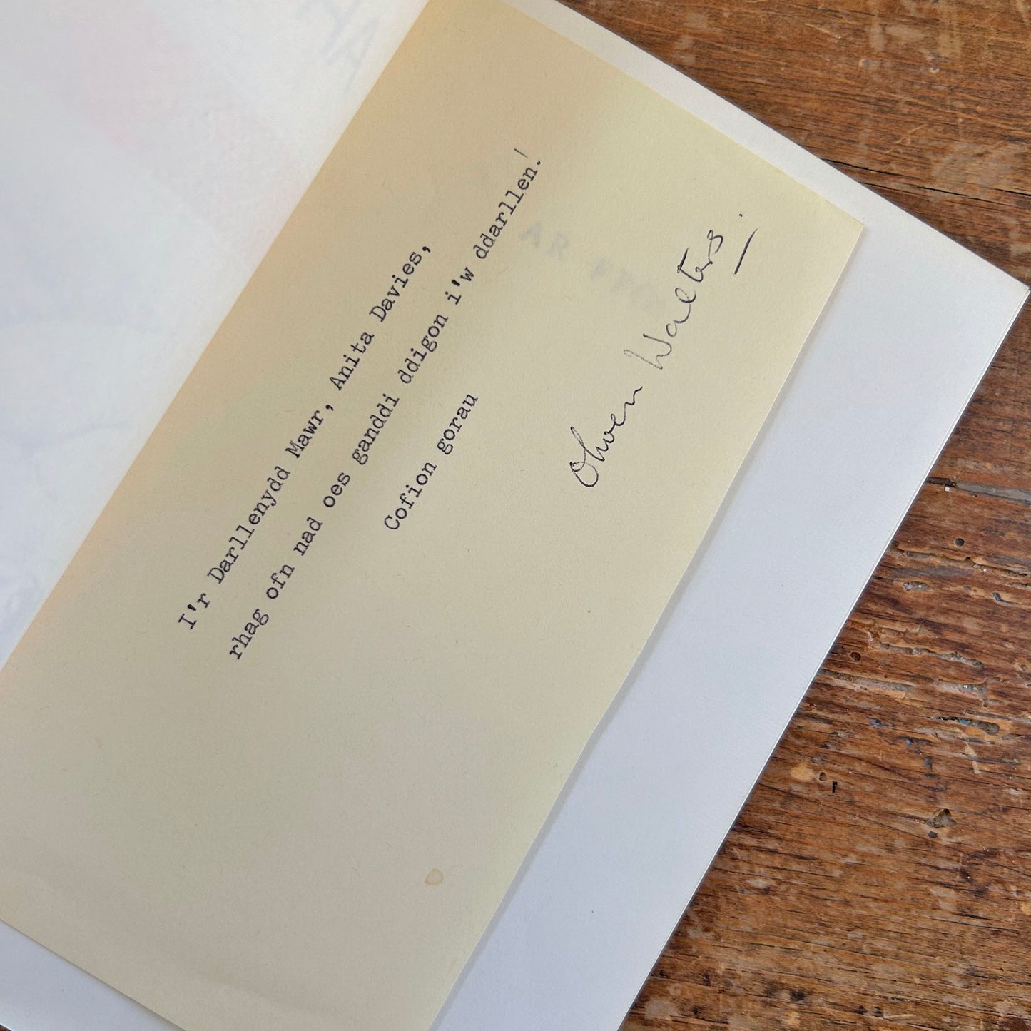 Ar Ffo! Olwen - Olwen Llewelyn Walters - Signed! (Preloved)