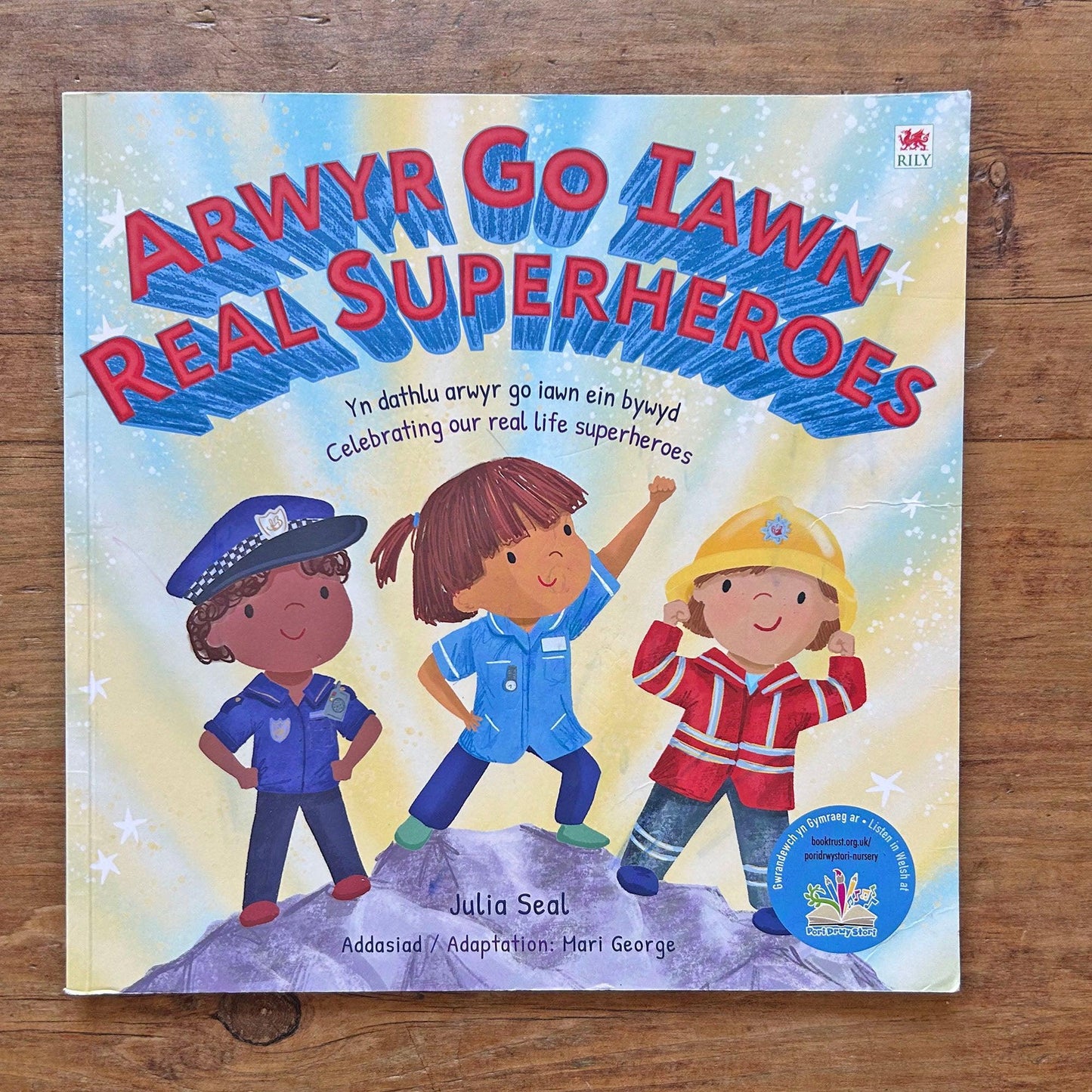 Arwyr Go Iawn / Real Superheroes (Preloved)