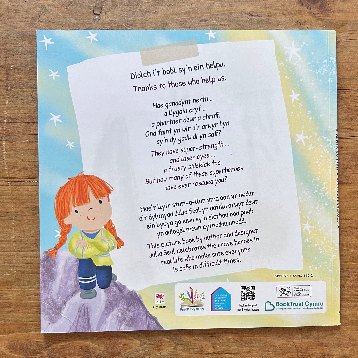 Arwyr Go Iawn / Real Superheroes (Preloved)