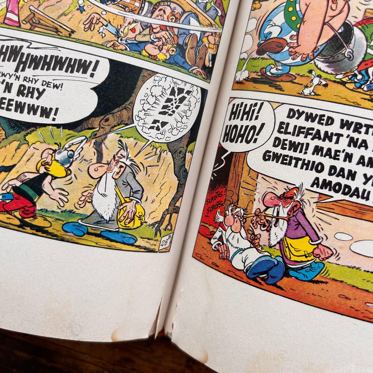 Asterix a'r Ornest Fawr - Welsh Comic Book 1980 (Preloved)