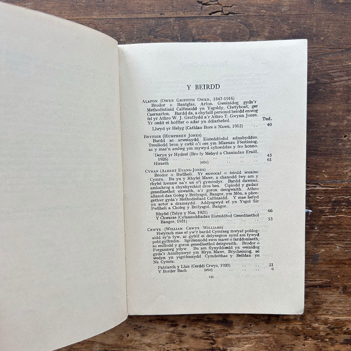Beirdd Ein Canrif - Llyfr I - Welsh Poetry - 1941 (Preloved)
