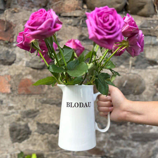 Jug / Vase - Black Vintage Text - Blodau / Flowers