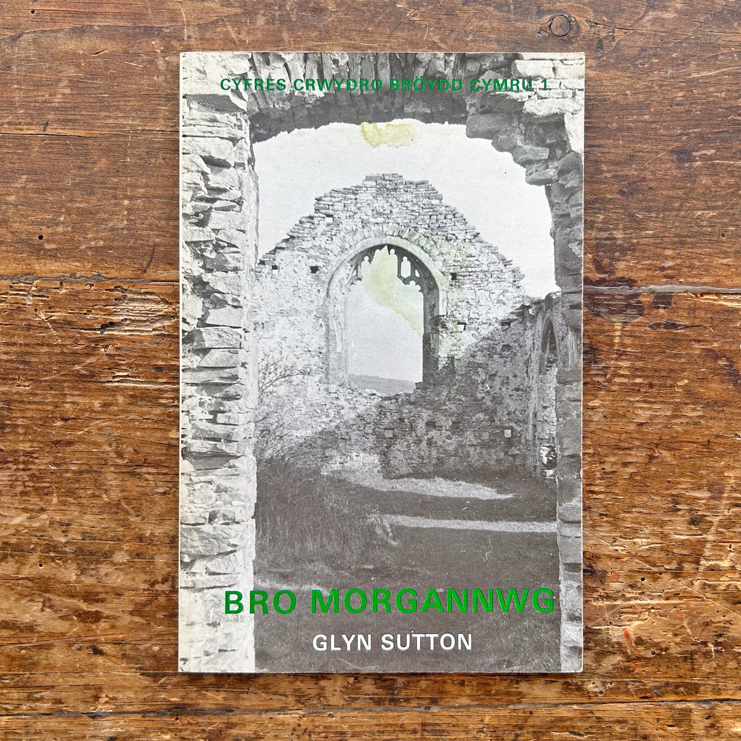 Bro Morgannwg - Glyn Sutton - Vintage (Preloved)