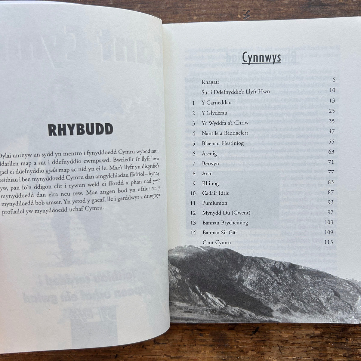 Cant Cyrmu - Walker's Guidebook - Dafydd Andrews - 1998 (Preloved)