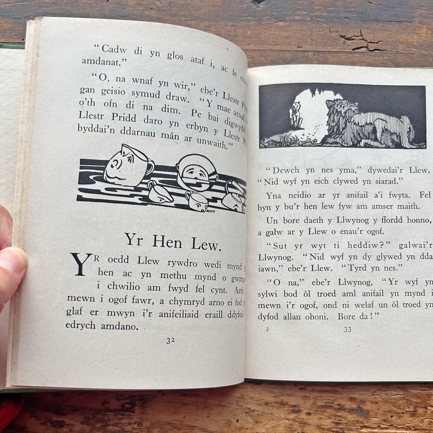 Chwedlau Aesop - Ceridwen Gruffydd - Aesop Fables in Welsh (Preloved)