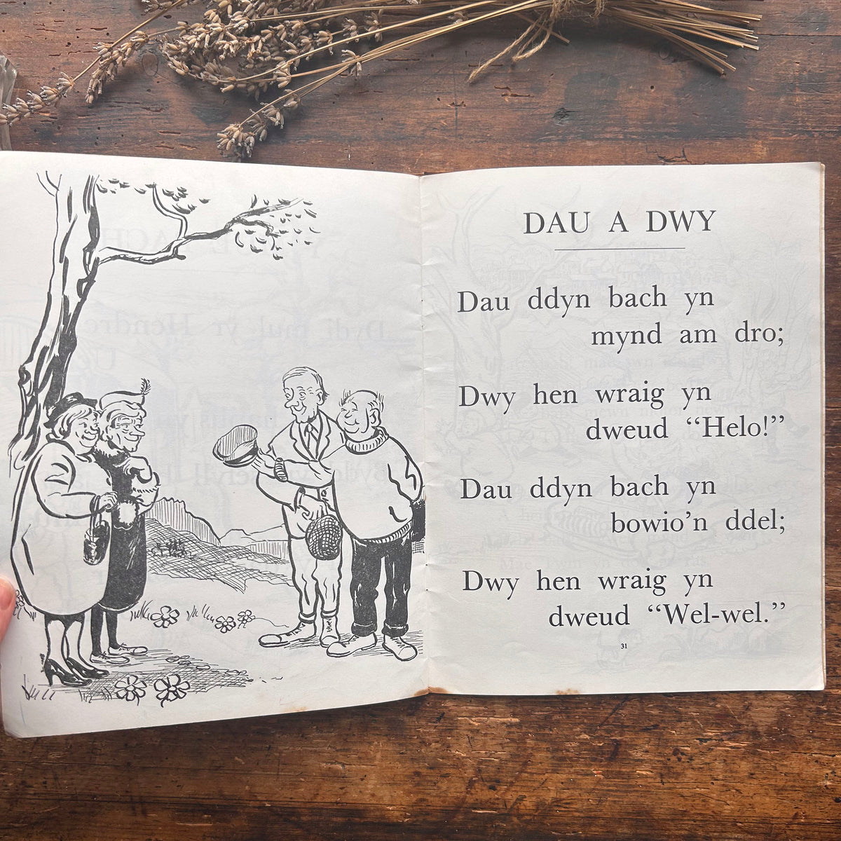 Clap! Clap!! Rhigymau i'r Plant Lleiag - Enid E. Thomas - 1964 (Preloved)