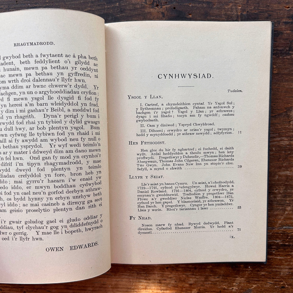 Clych Atgof - Penodau Yn Hanes Fy Addysg - Owen Edwards - 1921 1st edition (Preloved)
