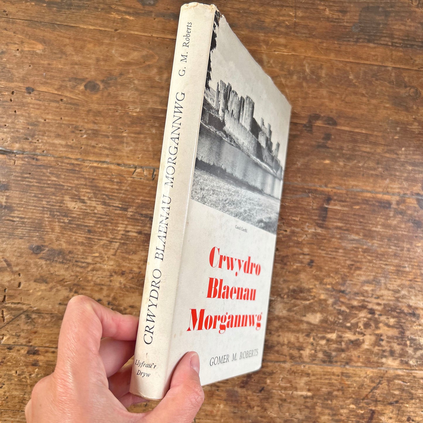 Crwydro Blaenau Morgannwg - Gomer M. Roberts 1962 1st. ed (Preloved)