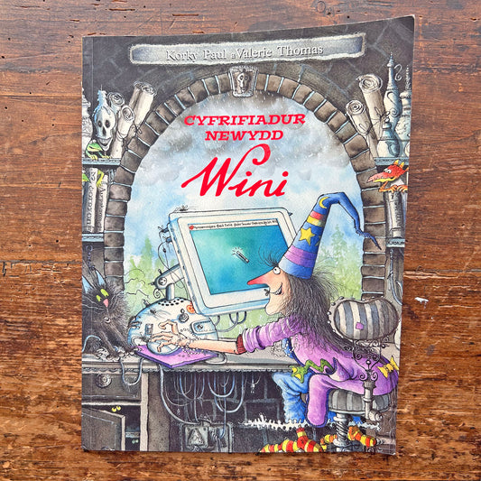 Cyfrifiadur Newydd Wini - Cyfrifiadur Newydd Wini (Preloved)