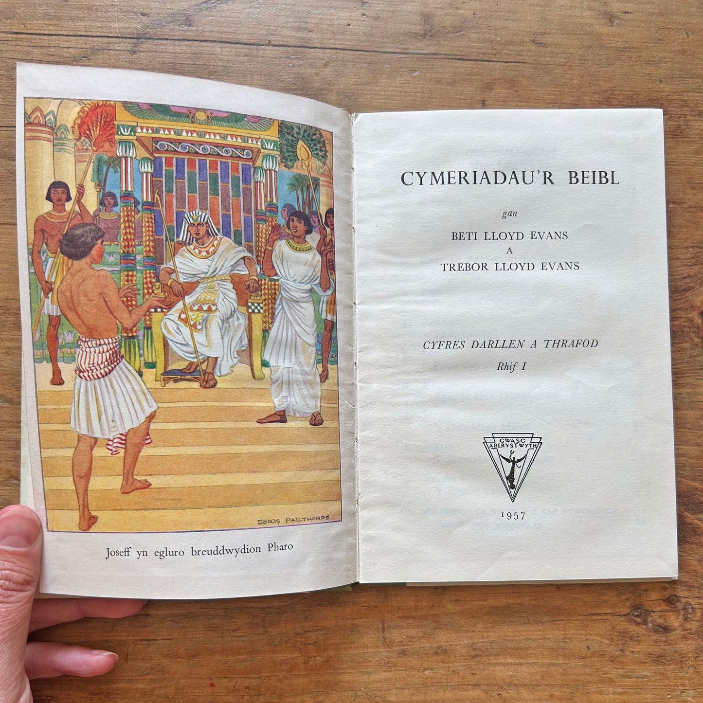Cymeriadau'r Beibl - Bible Characters 1957 (Preloved)