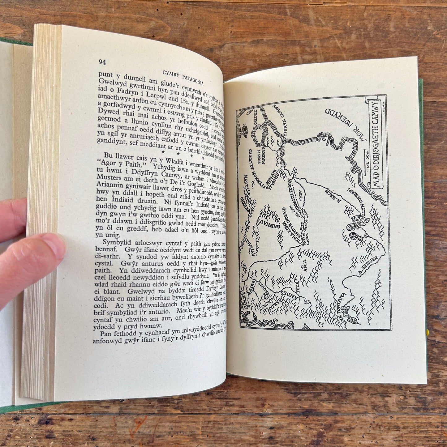 Cymry Patagonia - R. Bryn Williams - Vintage Welsh Book - 1945 (Preloved)