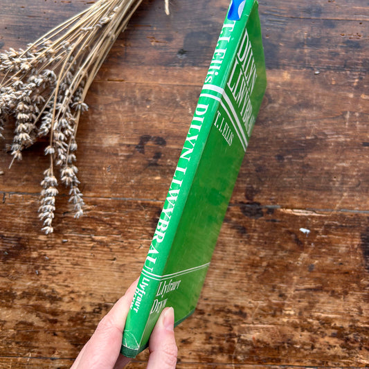 Dilyn Llwybrau - T. I. Ellis - 1967 (Preloved)