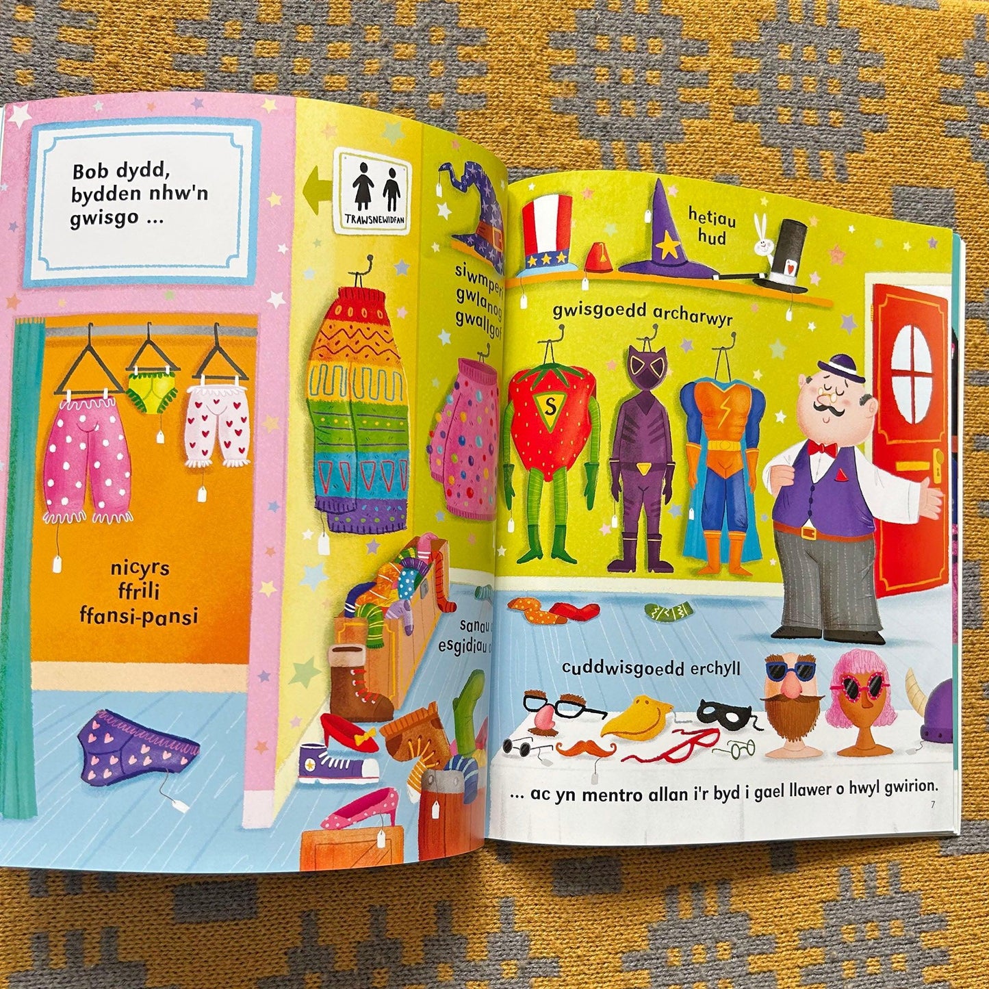 Dy Stori Di yw Hon / Tell Your Own Story (Preloved)