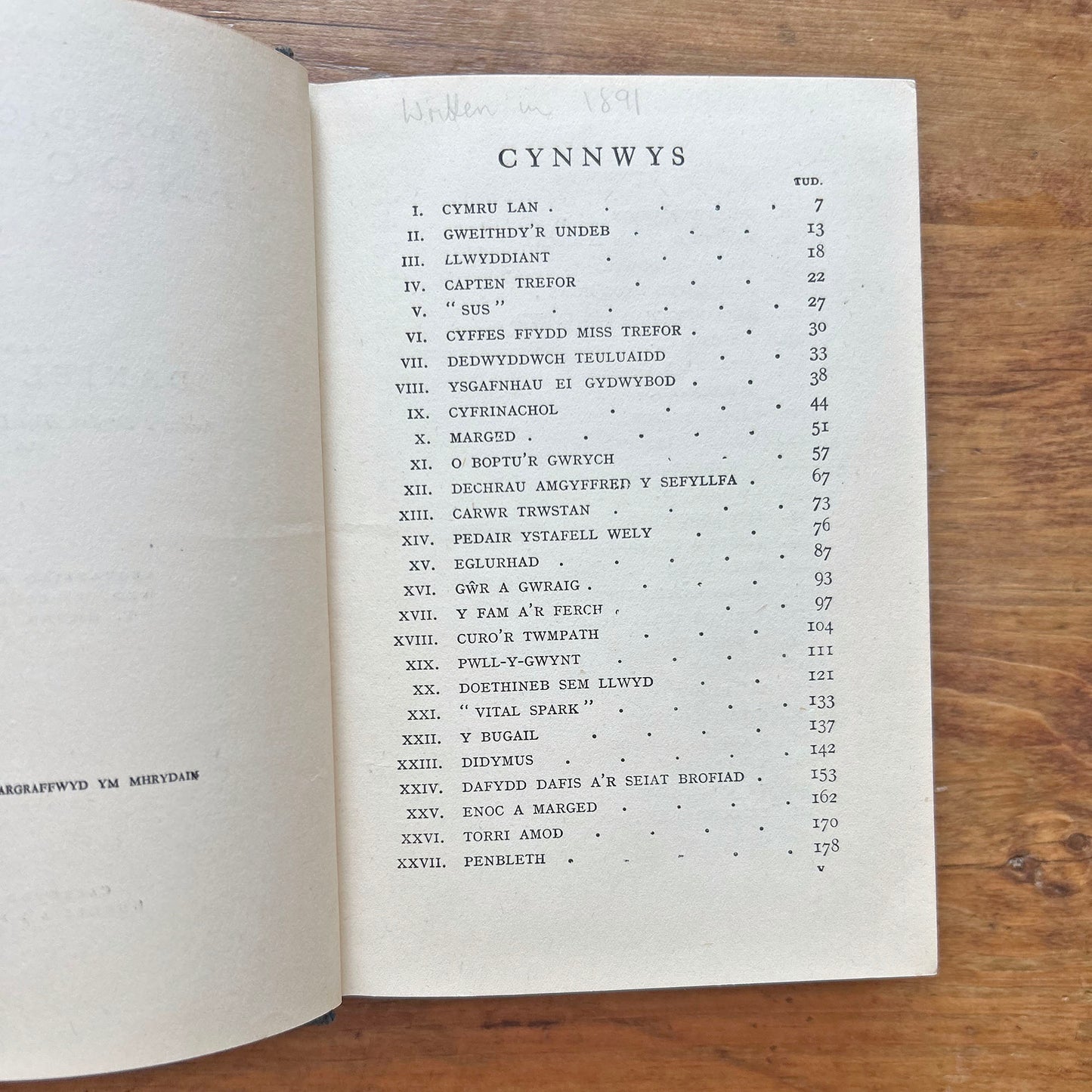 Enoc Huws - Daniel Owen - Vintage Welsh Book (Preloved)