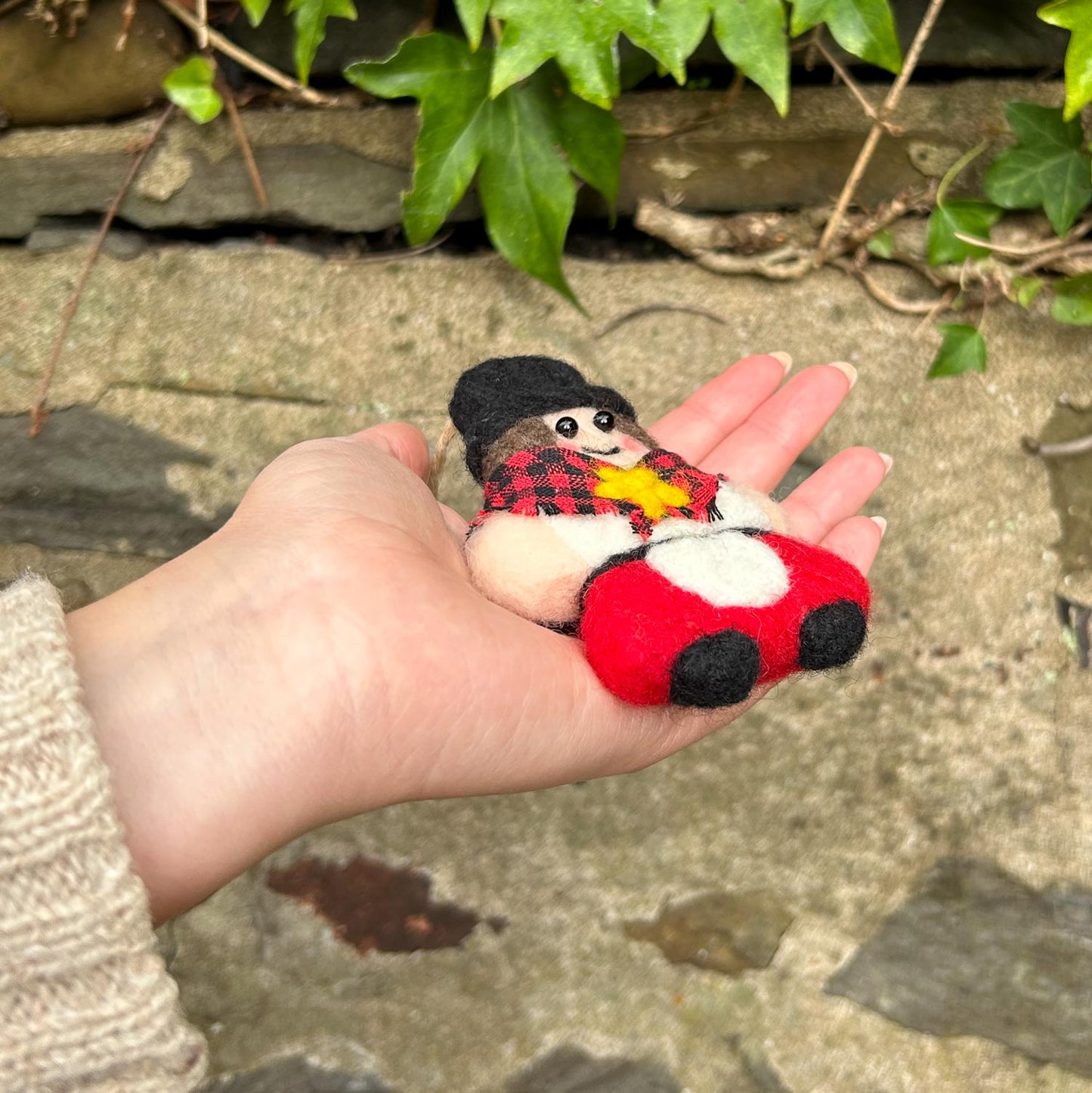Addurno - Felted Needle Wlân - Welsh Lady - Angharad