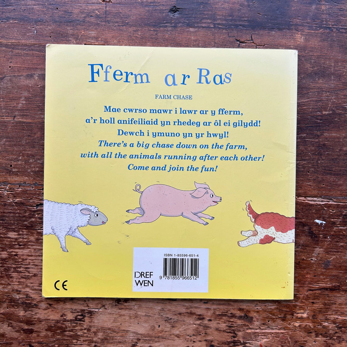 Fferm ar Ras / Farm Chase - Rod Campbell (Preloved)