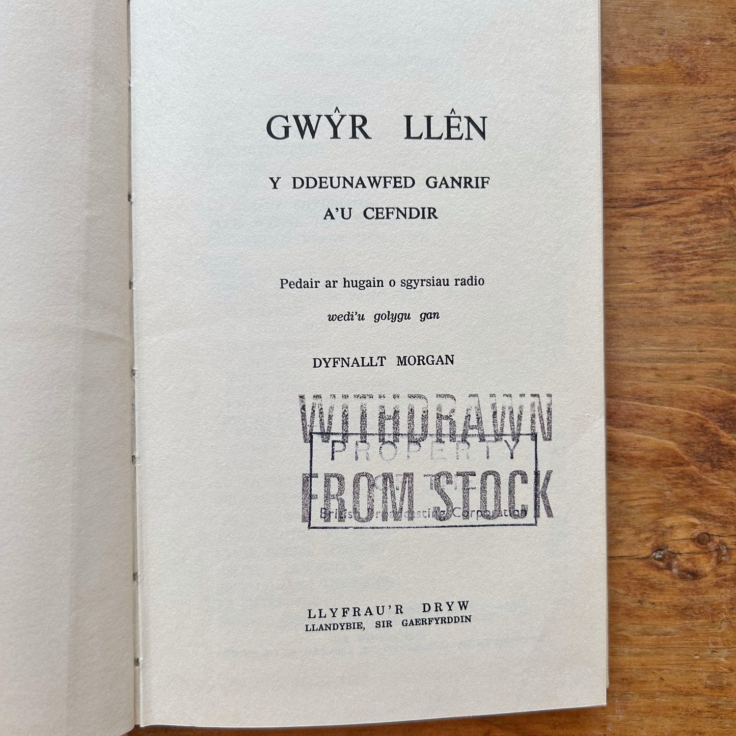 Gwyr Llen - Y Ddeunawfed Gantrif (Preloved)