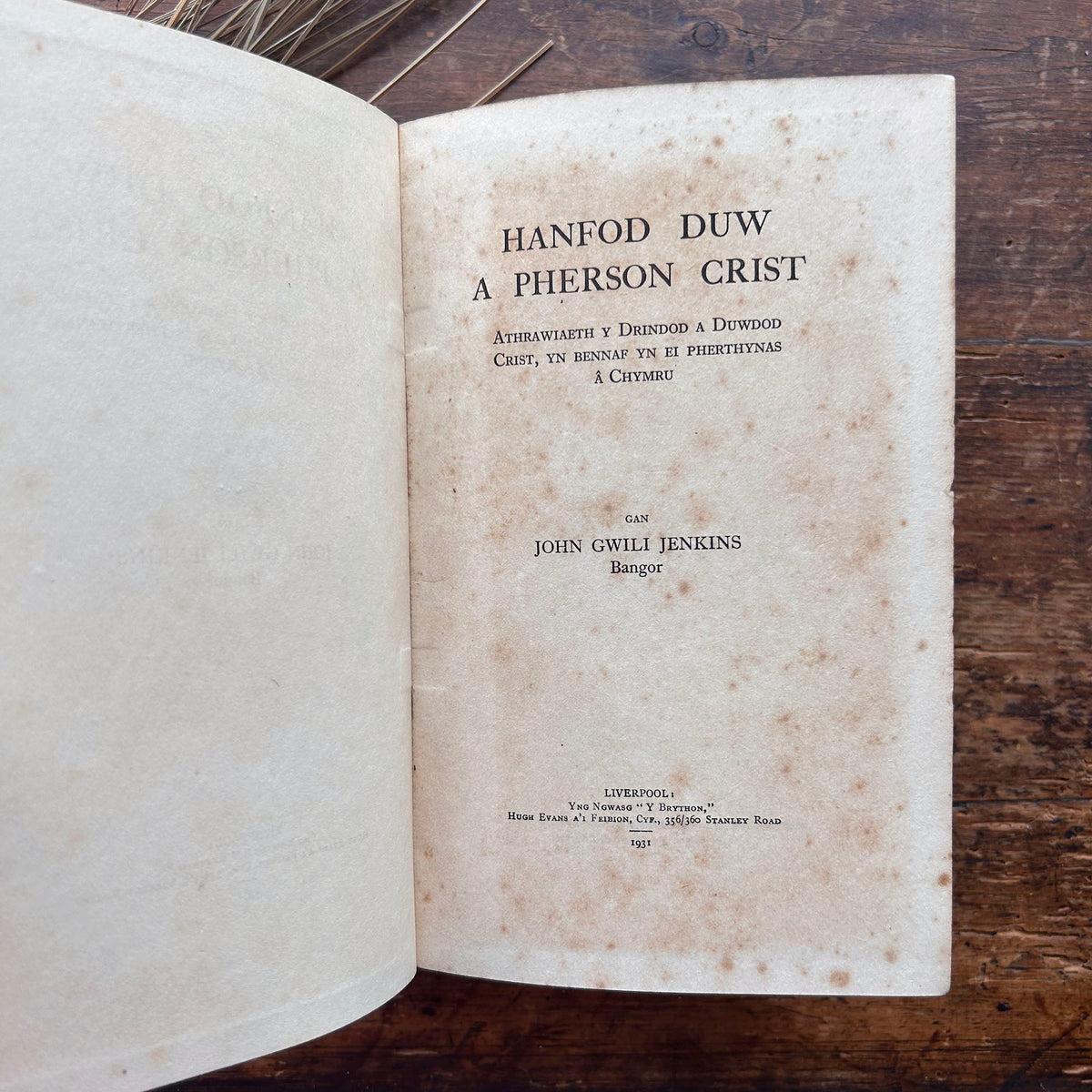 Hanfod Duw a Pherson Crist - John Gwili Jenkins 1931 (Preloved)