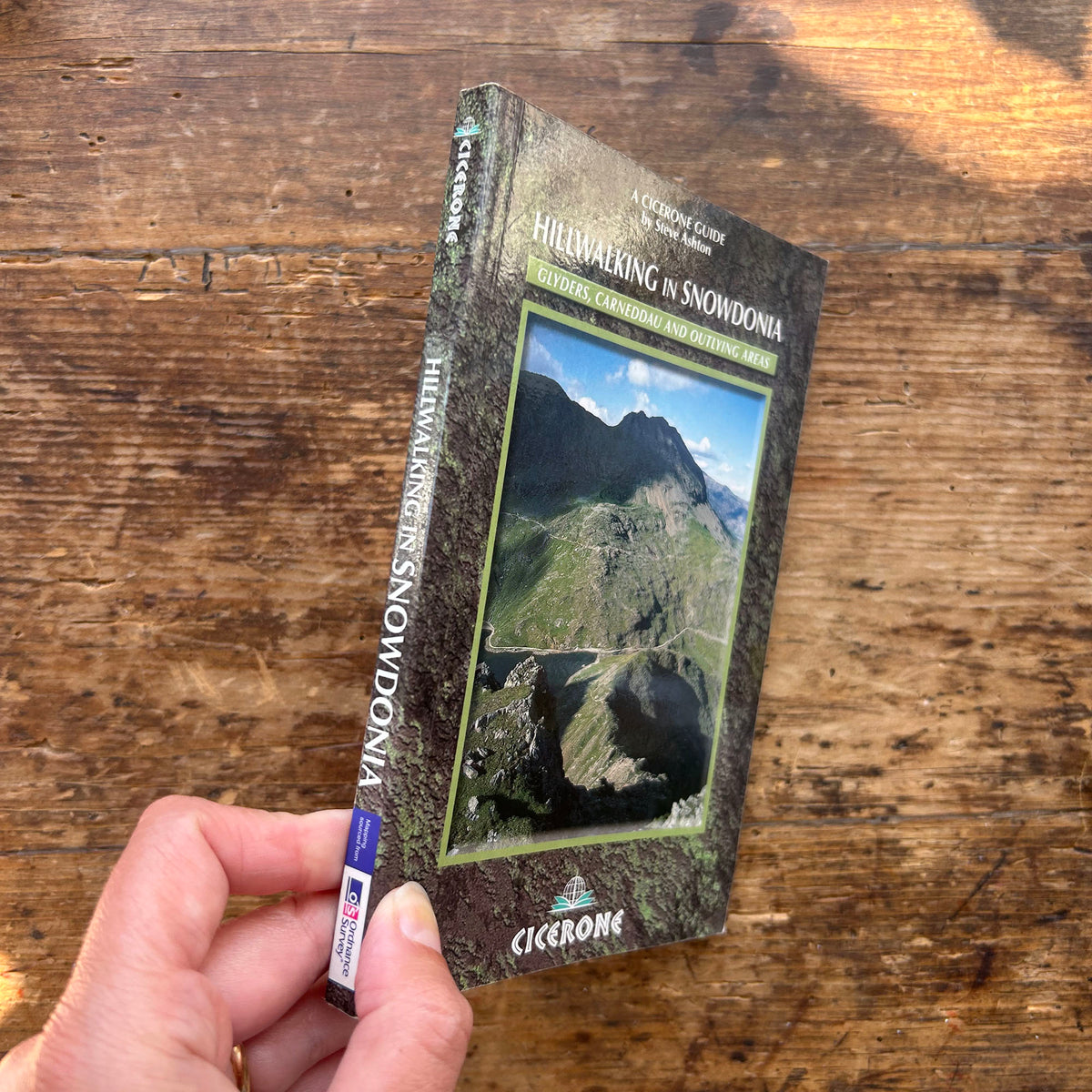 Hillwalking in Snowdonia - Cicerone Guide - Steve Ashton - 2002 (Preloved)