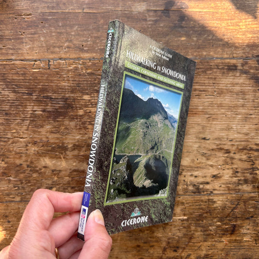 Hillwalking in Snowdonia - Cicerone Guide - Steve Ashton - 2002 (Preloved)