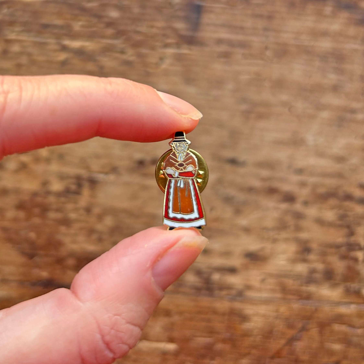 Lapel Pin Badge / Brooch - Vintage - Little Welsh Lady (Preloved)
