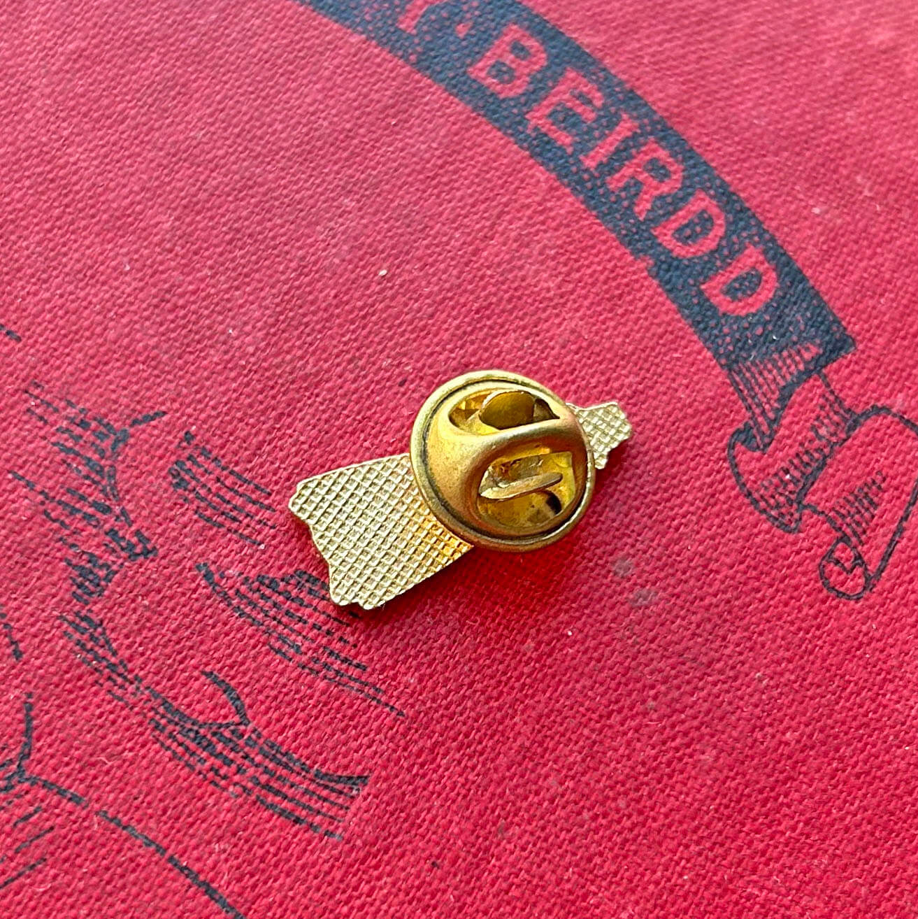 Lapel Pin Badge / Brooch - Vintage - Little Welsh Lady (Preloved)