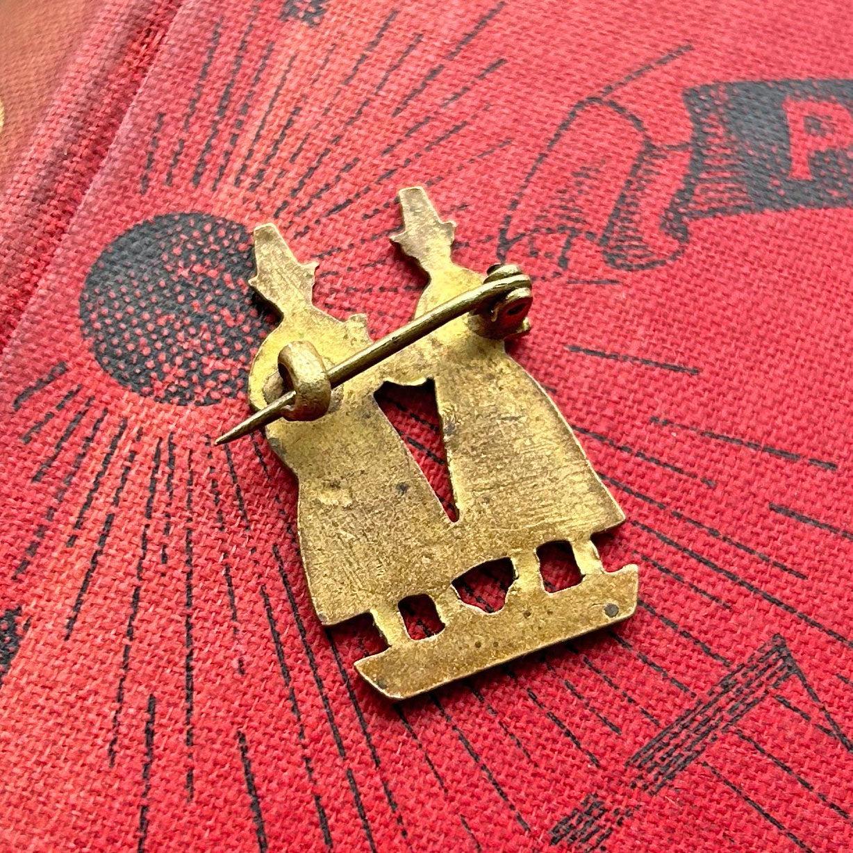 Lapel Pin Badge / Brooch - Vintage - Welsh Ladies - Cymru Am Byth (Preloved)