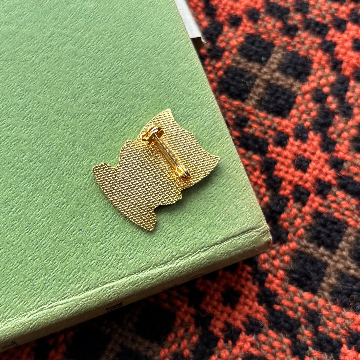Pin Lapel / Bathodyn - Vintage - Fleur de Lis - WPCBA (Preloved)