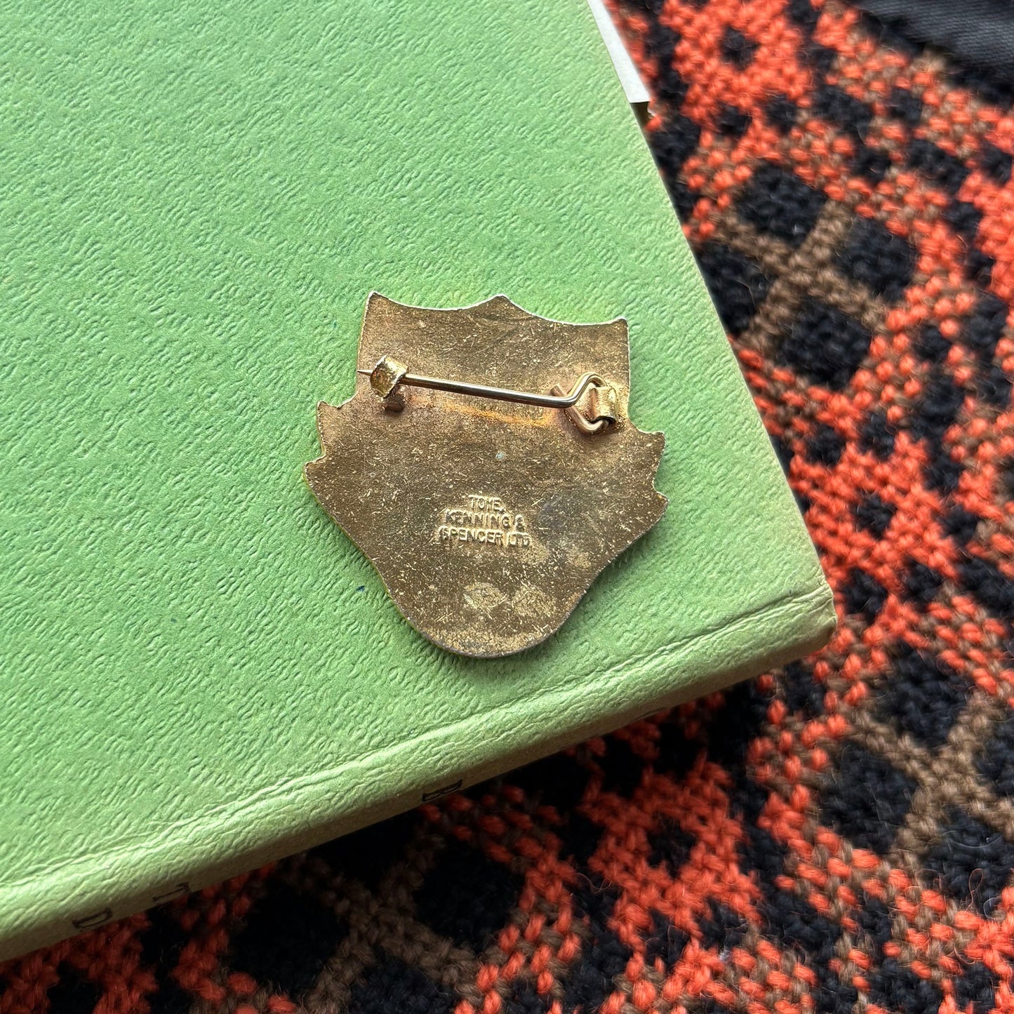 Pin Lapel / Bathodyn - Vintage - Fleur de Lis - WPCBA (Preloved)