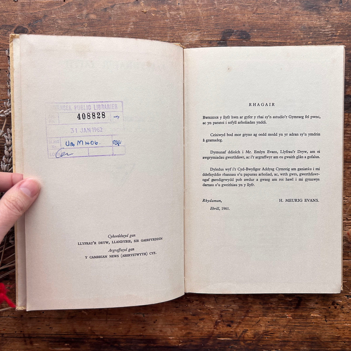Llwybrau'r Iaith - H. Meurig Evans - 1961 1st ed. (Preloved)