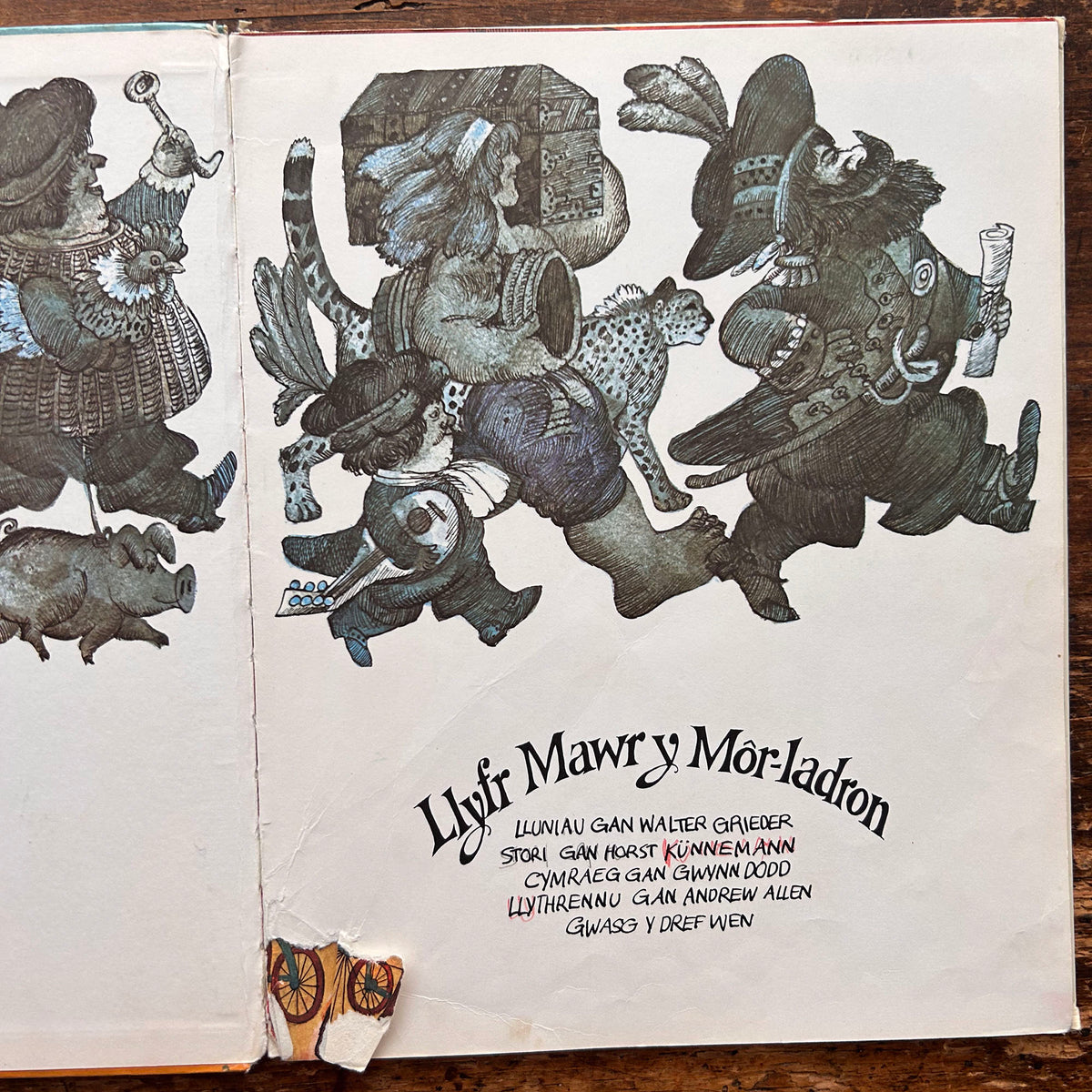 Llyf Mawr y Môr-ladron - Walter Grieder - 1972 (Preloved)