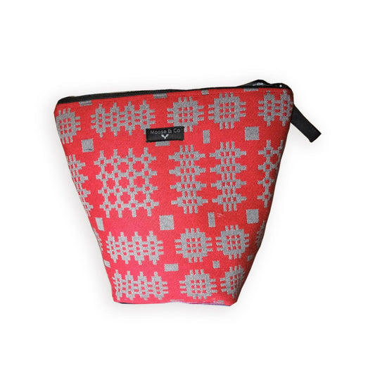 Bag Golchi - Print Tapestri Cymreig - Coch a Llwyd - NEWYDD