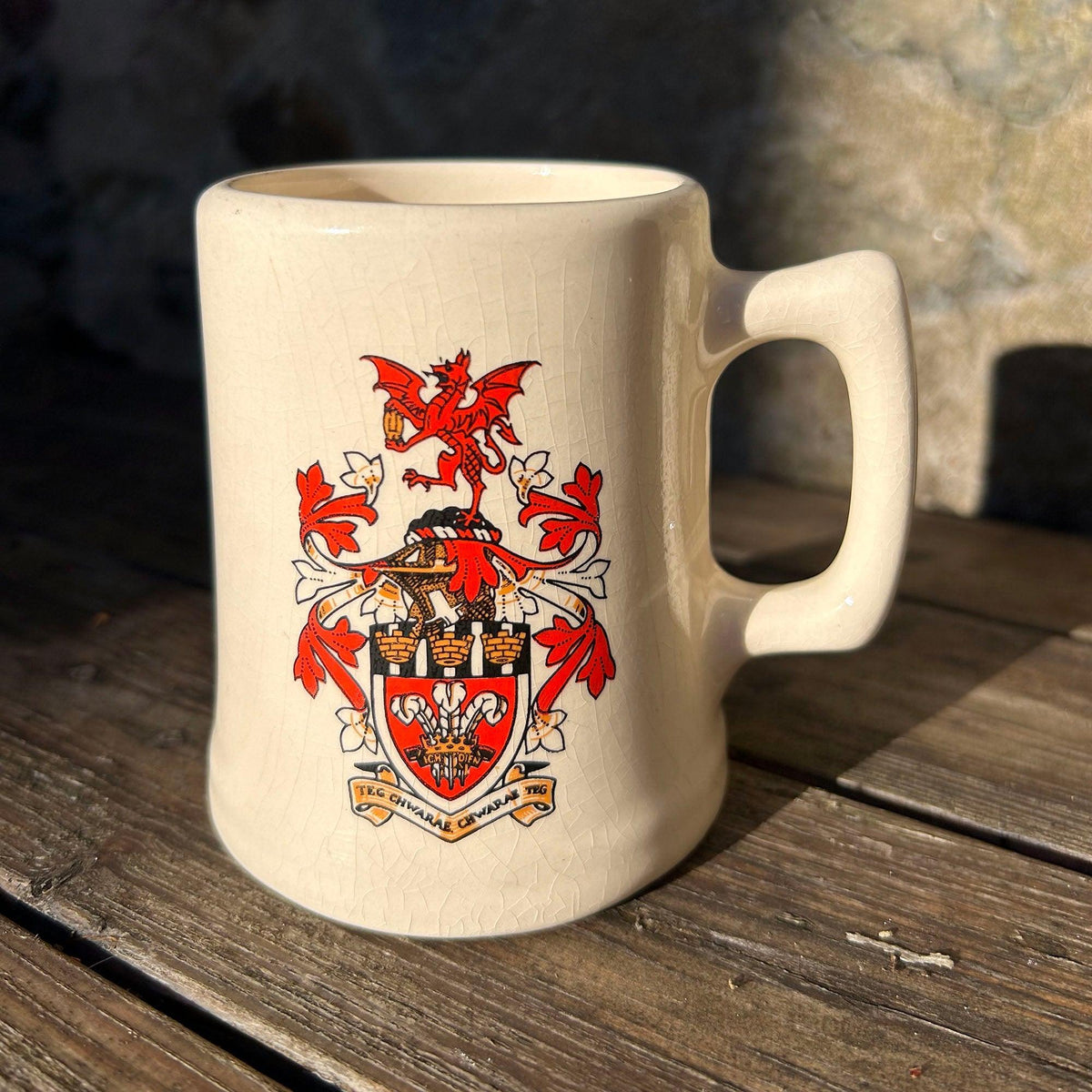Mwg - Arfbais Undeb Rygbi Cymru - Blwyddyn y Canmlwyddiant 1980-81 (Wedi'i ail-law)