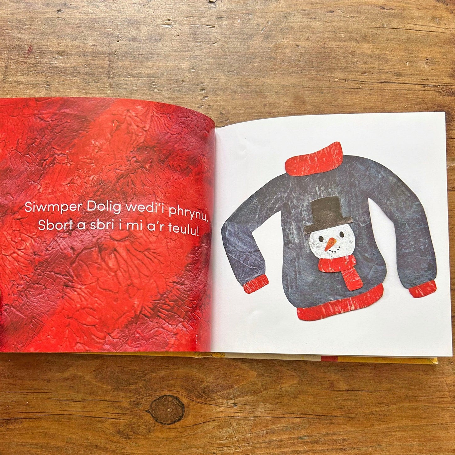 Nadolig yn y Cartref - Christmas at Home - Luned Aaron (Preloved)