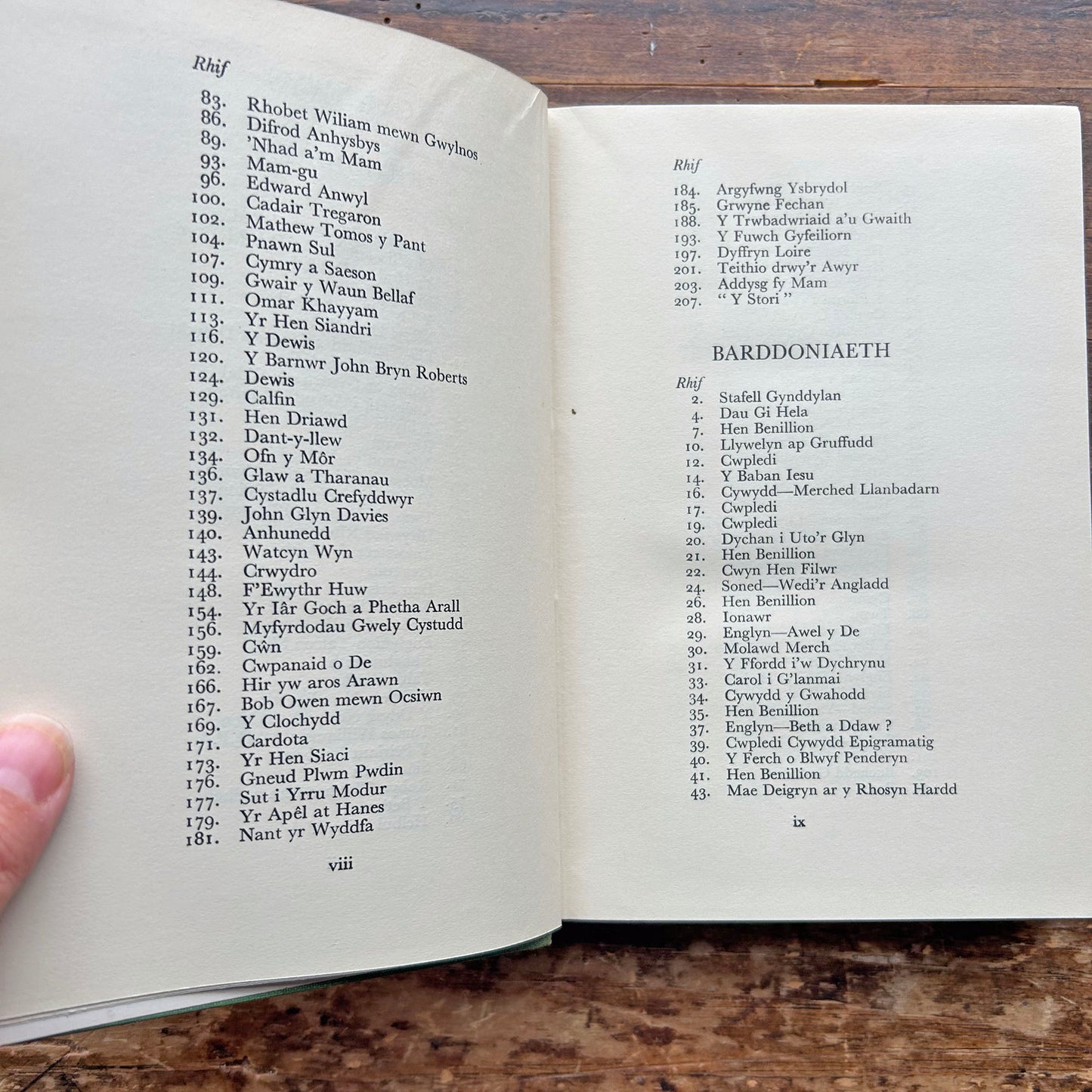 Newydd a Hen - Welsh literature, Prose & Poetry - 1954 (Preloved)