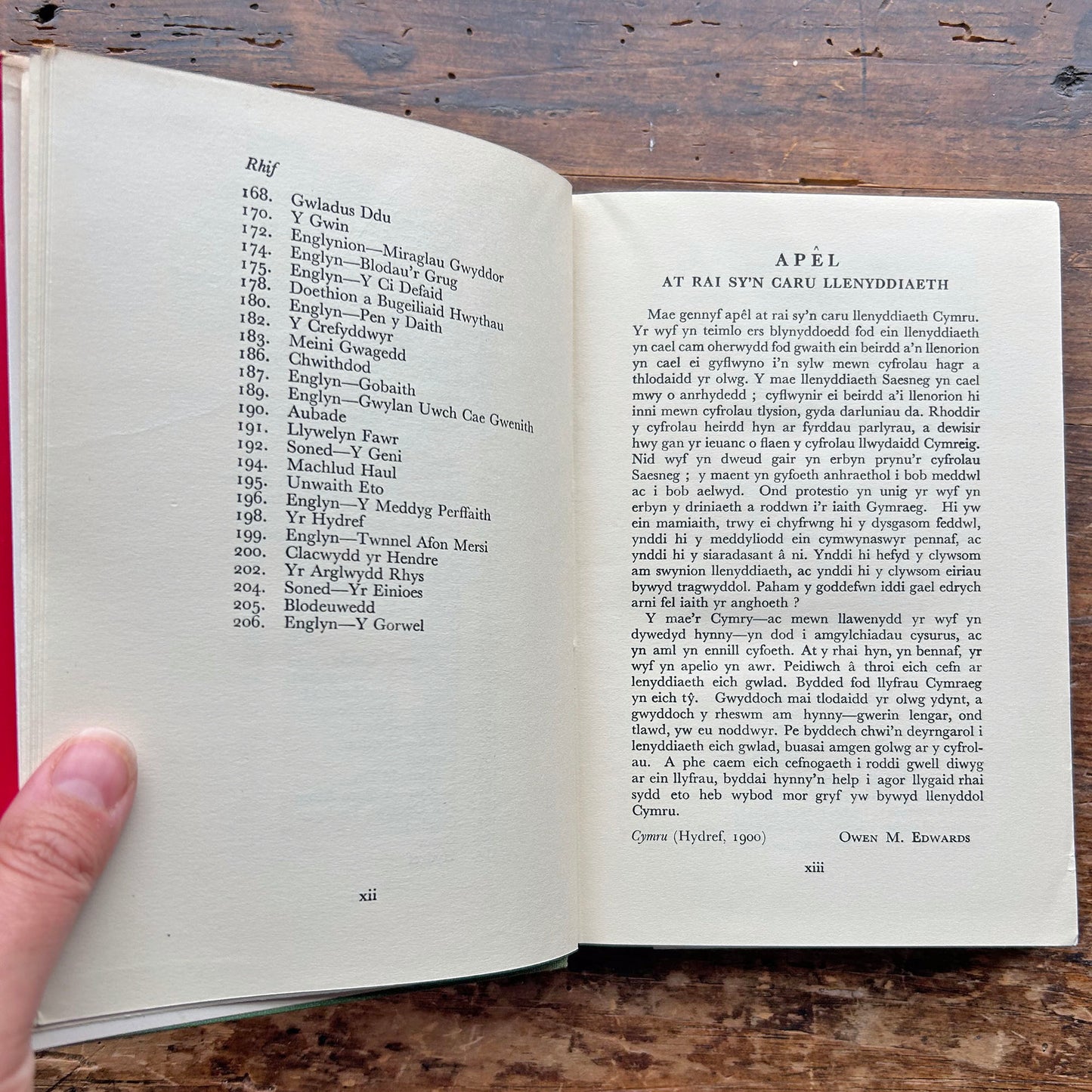 Newydd a Hen - Welsh literature, Prose & Poetry - 1954 (Preloved)