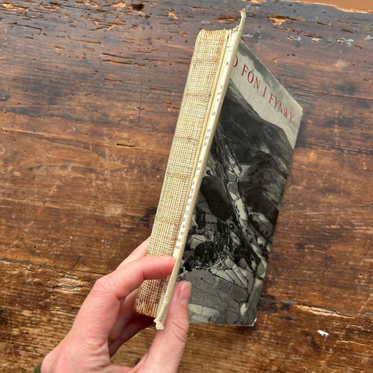 O Fôn i Fynwy - Rhyddiaith a Barddoniaeth - John Davies 1962 (Preloved)
