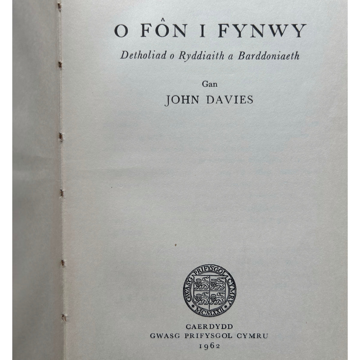 O Fôn i Fynwy - Rhyddiaith a Barddoniaeth - John Davies 1962 (Preloved)