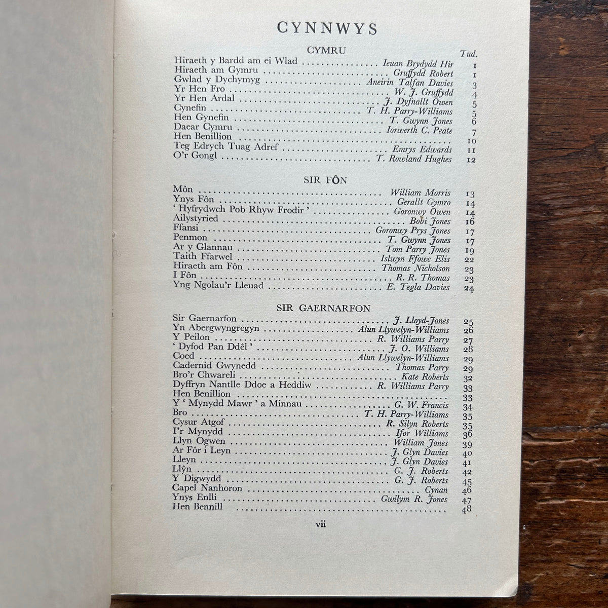 O Fôn i Fynwy - Rhyddiaith a Barddoniaeth - John Davies 1962 (Preloved)