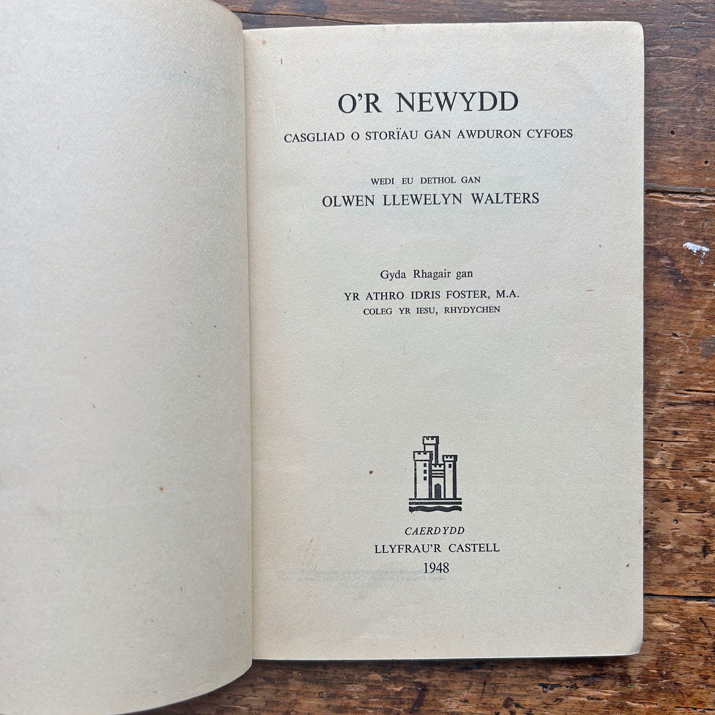 O'r Newydd - Olwen Llewelyn Walters (Preloved)