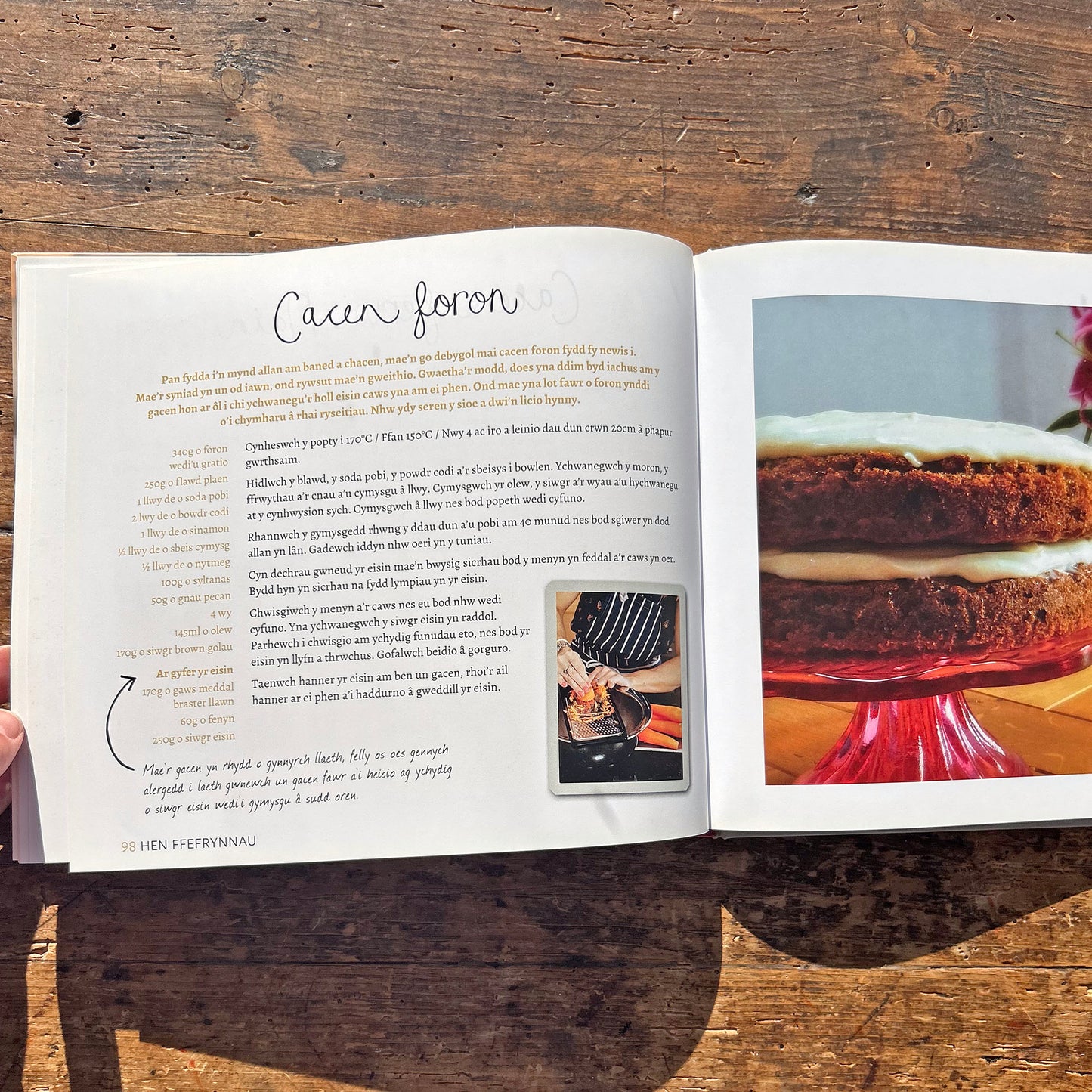 Paned a Chacen - Elliw Gwawr - Welsh Recipe Book (Preloved)