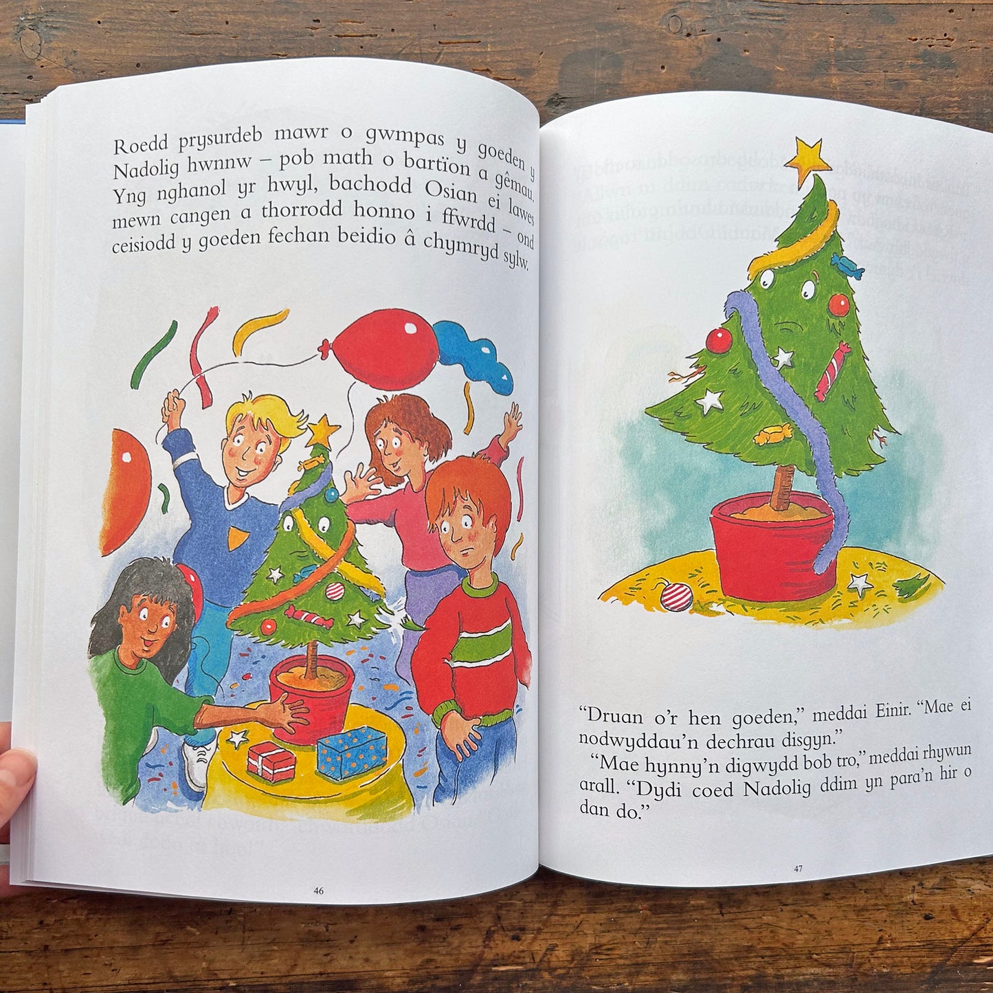 Pedair stori Nadolig / Four Christmas Stories (Preloved)