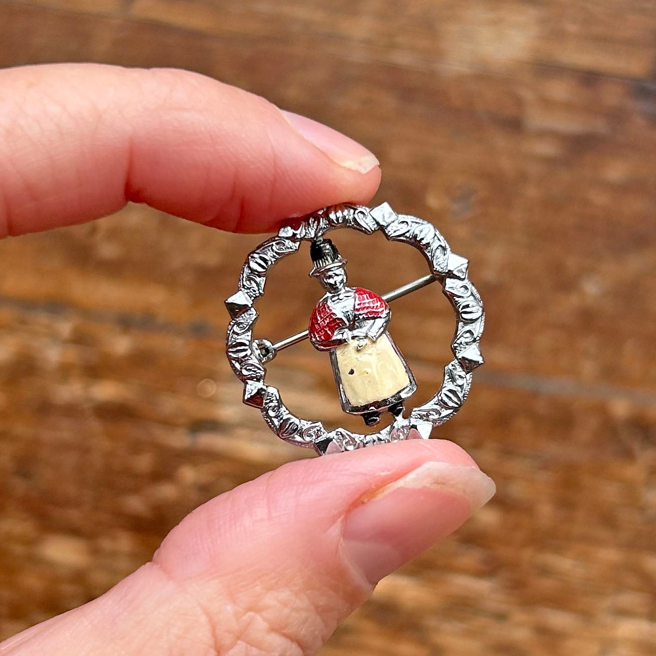 Pin Badge / Brooch - Vintage - Welsh Lady Circle - Mizpah (Preloved)