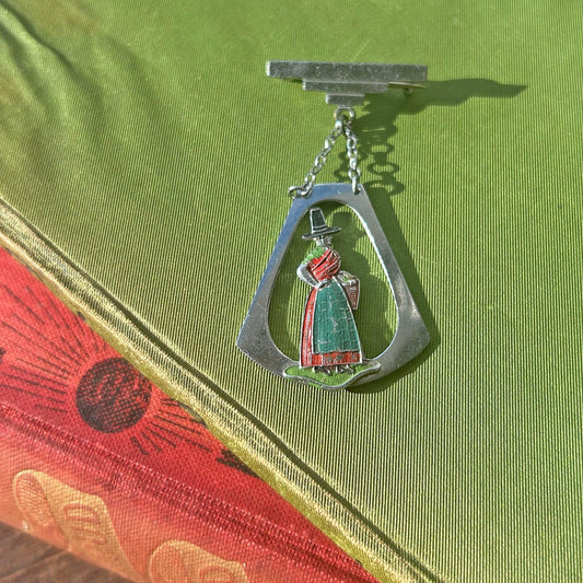 Pin / Brooch - Vintage Art Deco - Welsh Lady (Preloved)