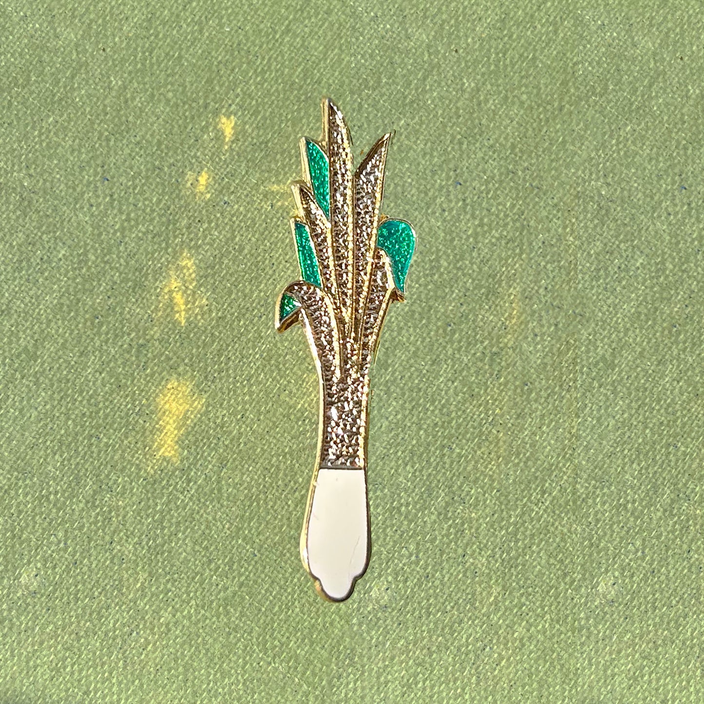 Pin Badge / Brooch - Vintage Enamel Metal - Welsh Leek (Preloved)